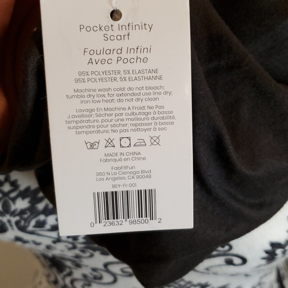 Pocket infinity scarf - Picture 4 of 4